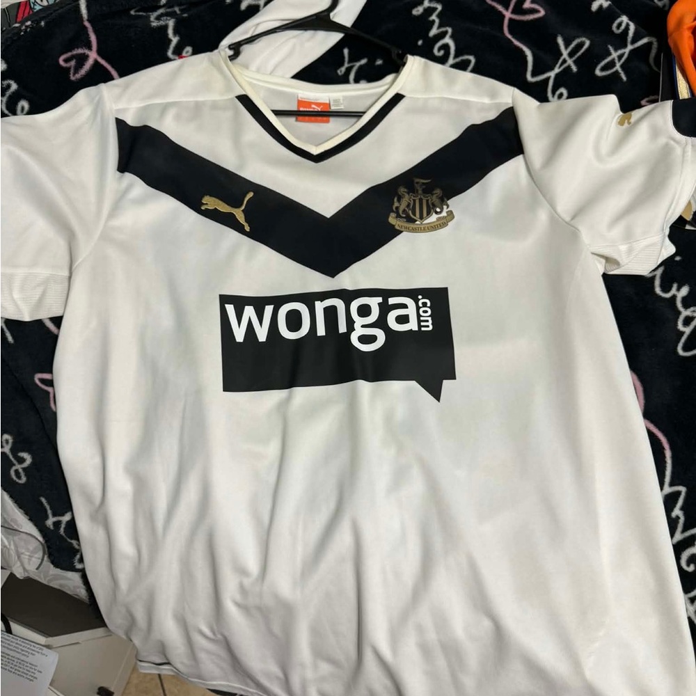 Puma new castle White and Black Shirt